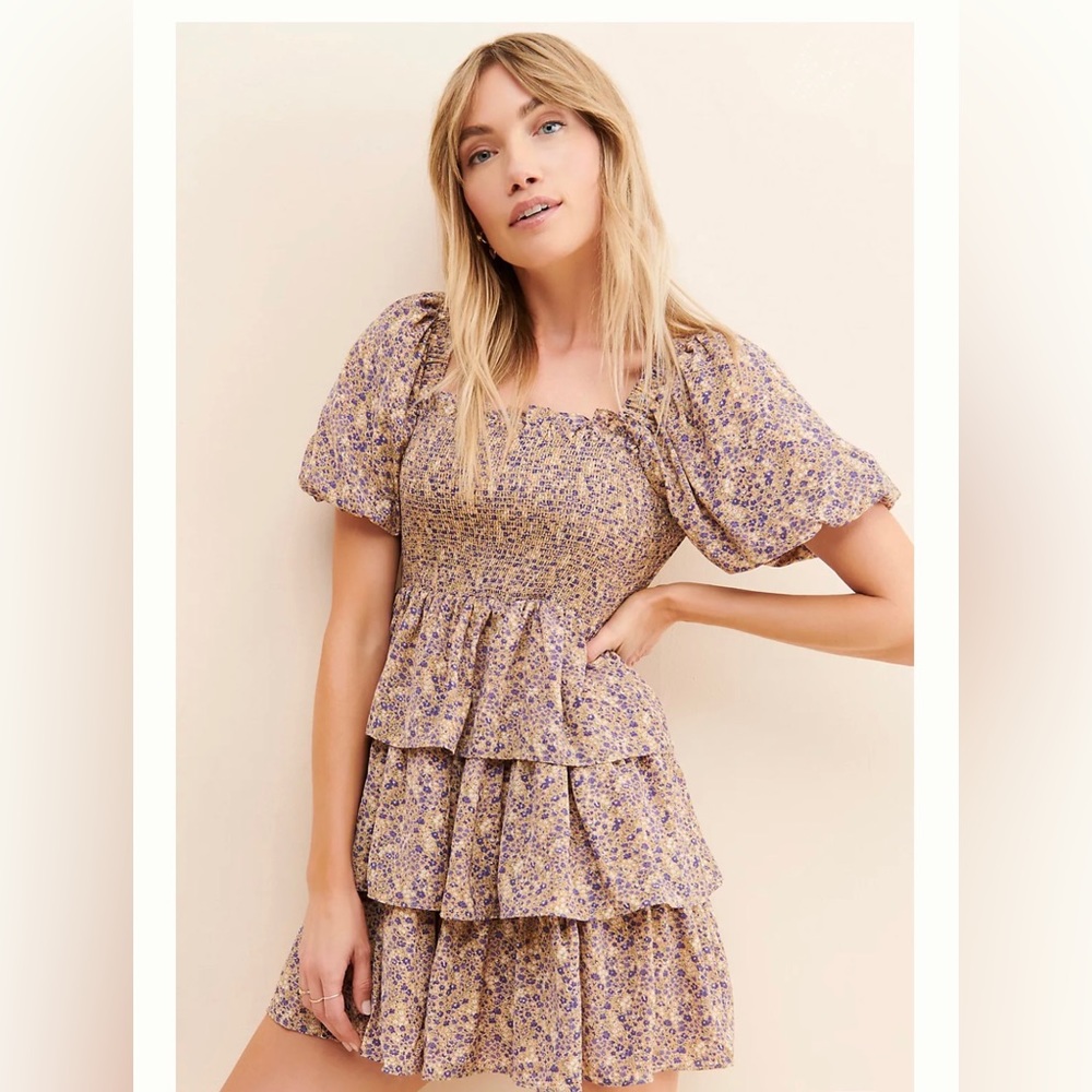 Free the Roses Floral Balloon
Sleeve Mini Dress